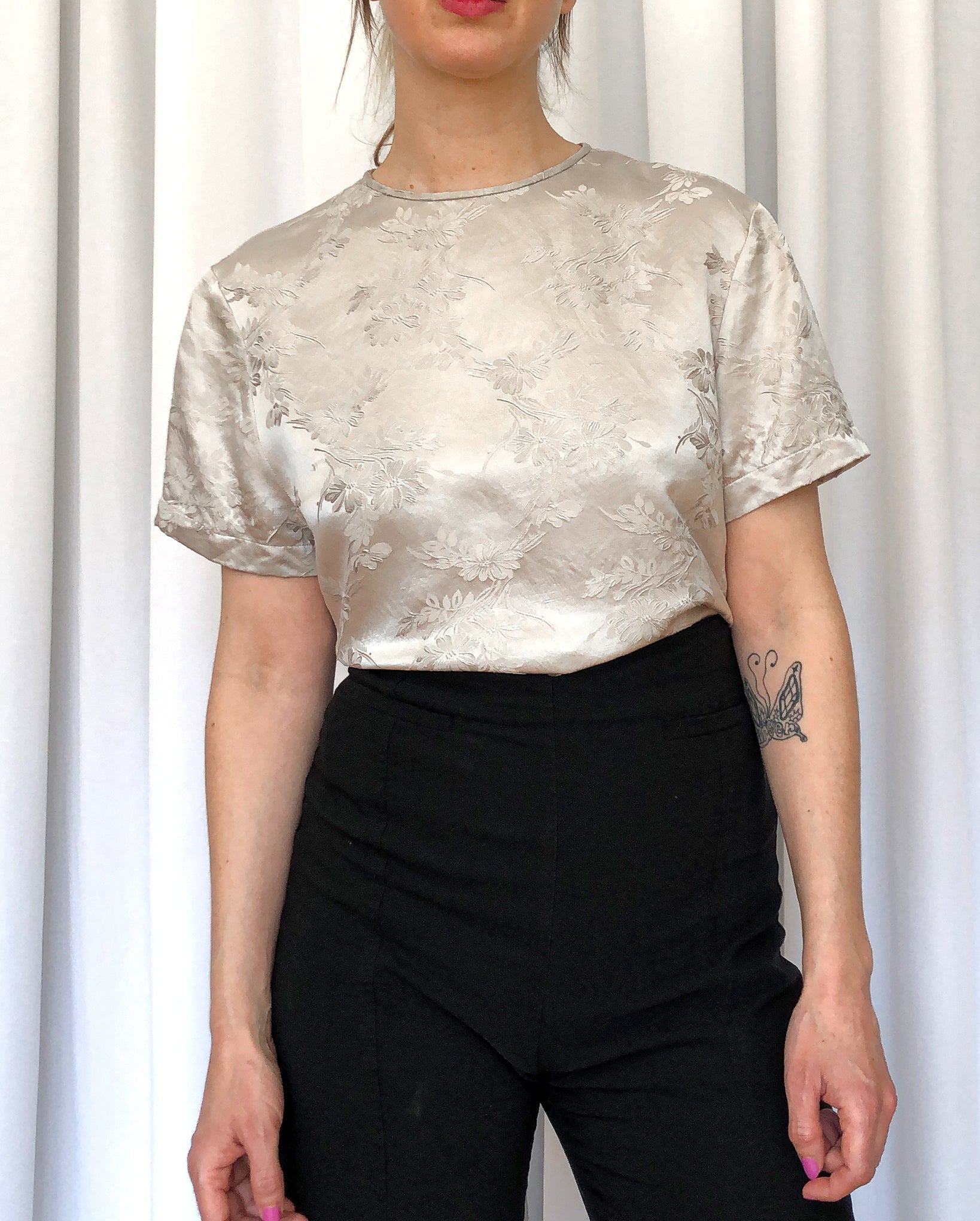 90s Silver Silk T Shirt With Jacquard Floral Details, Vintage 1990s Light Summer Blouse by Melanie Lynn, Shiny 90s Top Size Small