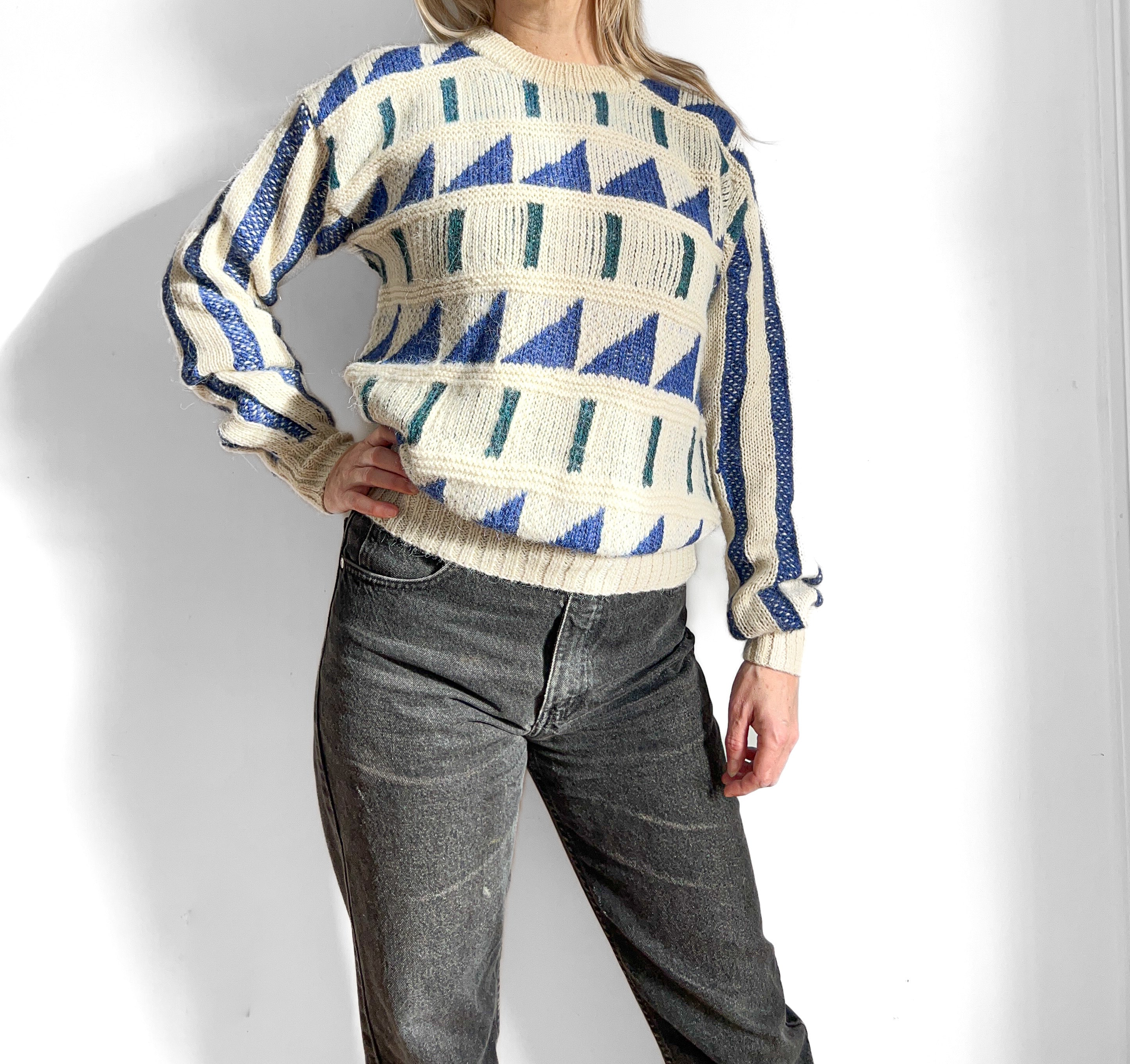 Vintage Alpaca Sweater with Geometric Design and Crew Neck Unisex